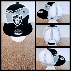 LAS VEGAS RAIDERS NFL FOOTBALL SNAPBACK HAT.